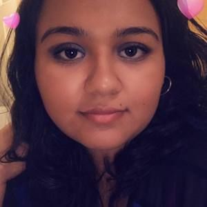 Meet your Posher, Yesenia